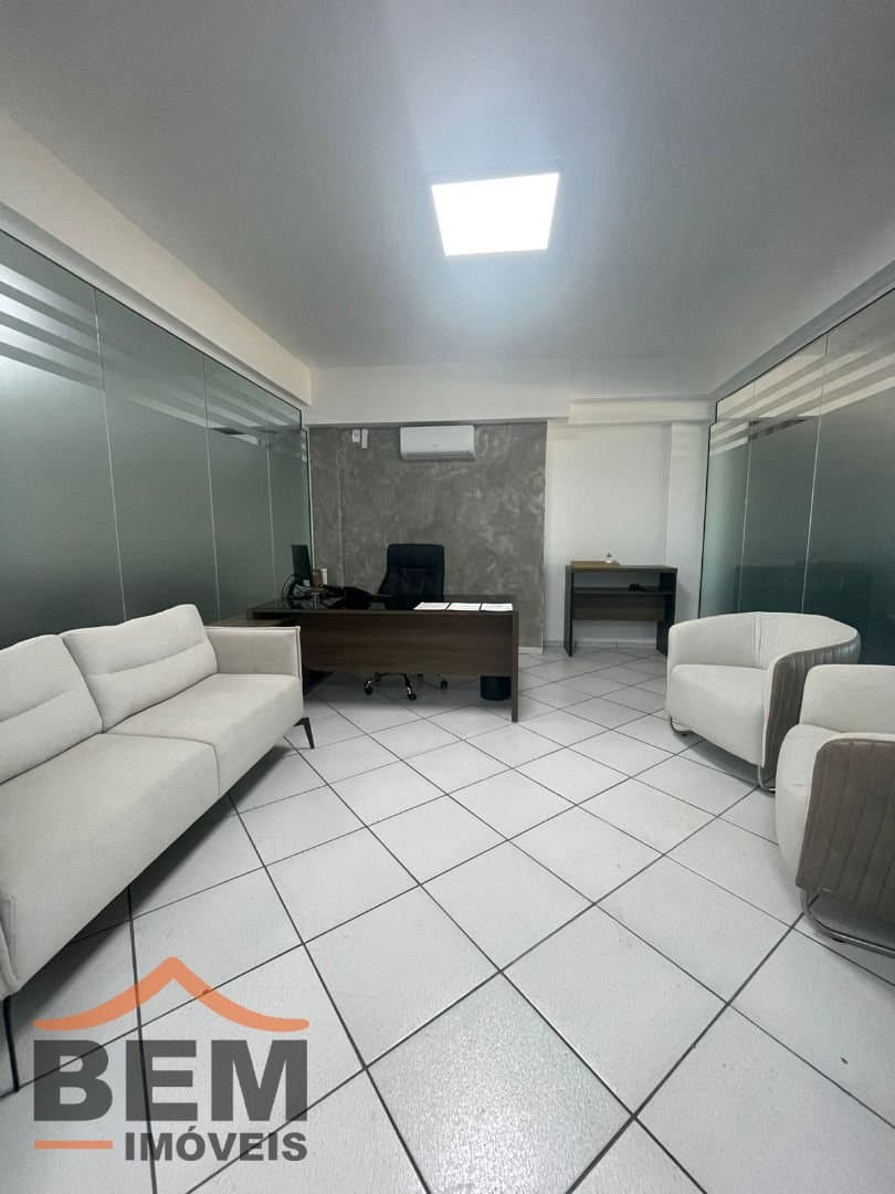 Salas/Conjuntos para Locação com 315m² no bairro Centro, em Itajaí