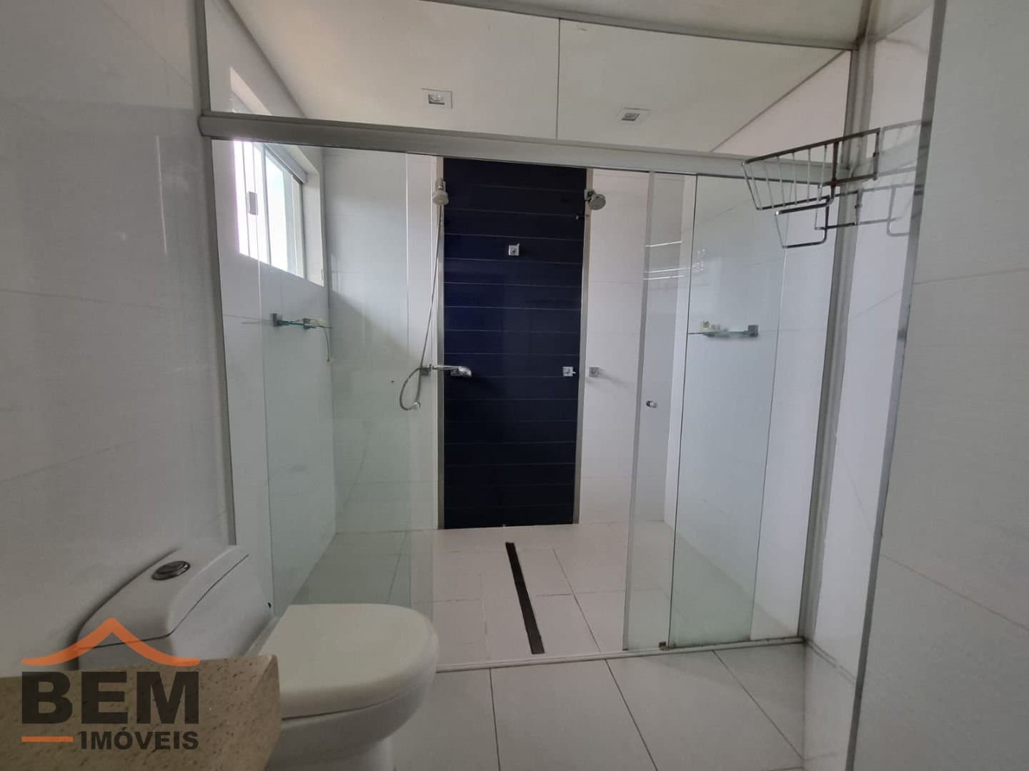 Casa para Locação com 3 quartos e 400m² no bairro São João, em Itajaí