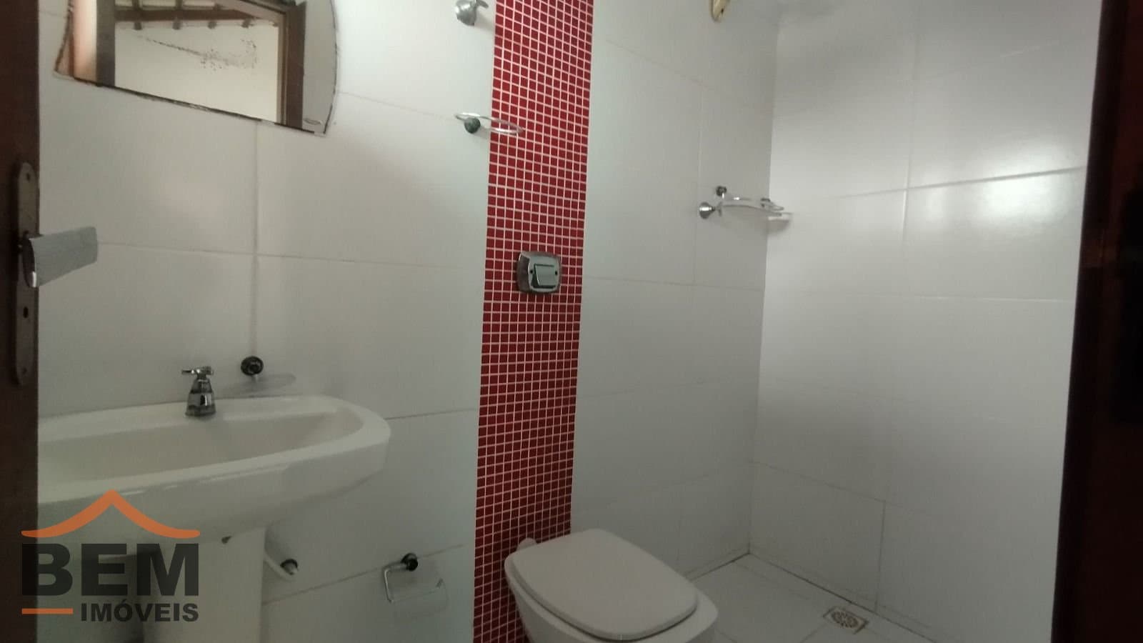 Casa para Locação com 3 quartos e 400m² no bairro São João, em Itajaí