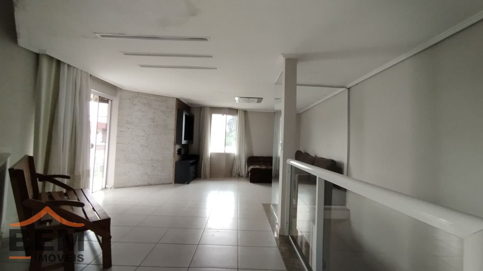Casa para Locação com 3 quartos e 400m² no bairro São João, em Itajaí