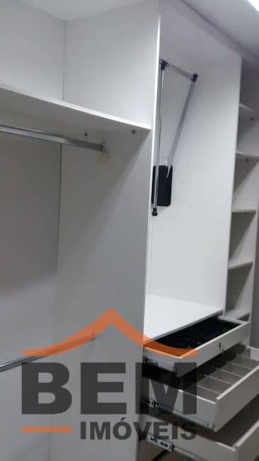 Casa para Locação com 3 quartos e 400m² no bairro São João, em Itajaí