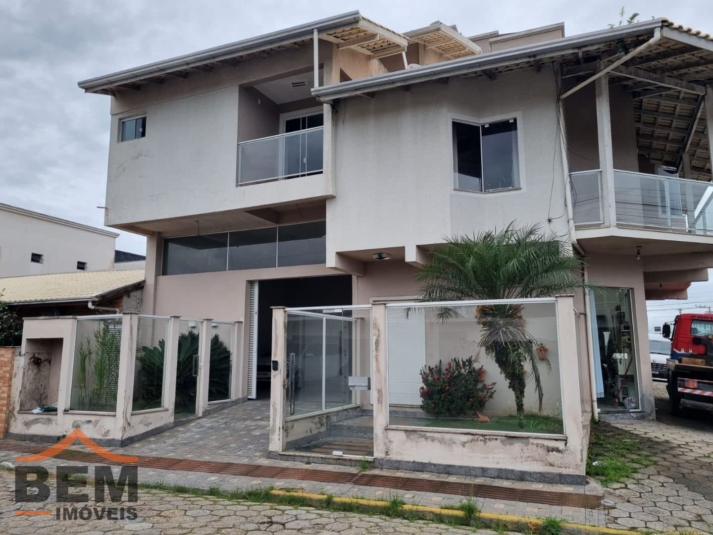 Casa para Locação com 3 quartos e 400m² no bairro São João, em Itajaí