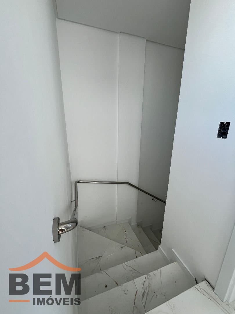 Sobrado para Venda com 3 quartos e 172m² no bairro Dom Bosco, em Itajaí