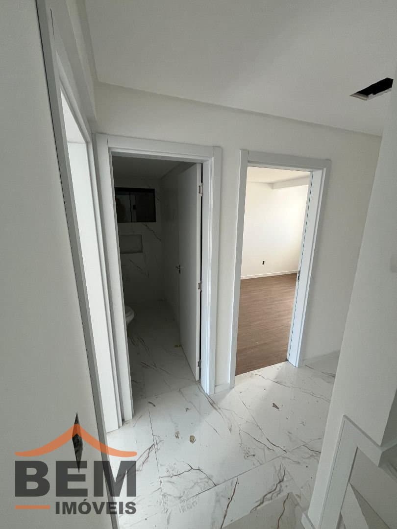 Sobrado para Venda com 3 quartos e 172m² no bairro Dom Bosco, em Itajaí