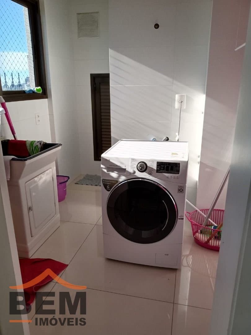 Apartamento para Venda com 3 quartos e 145m² no bairro Centro, em Itajaí