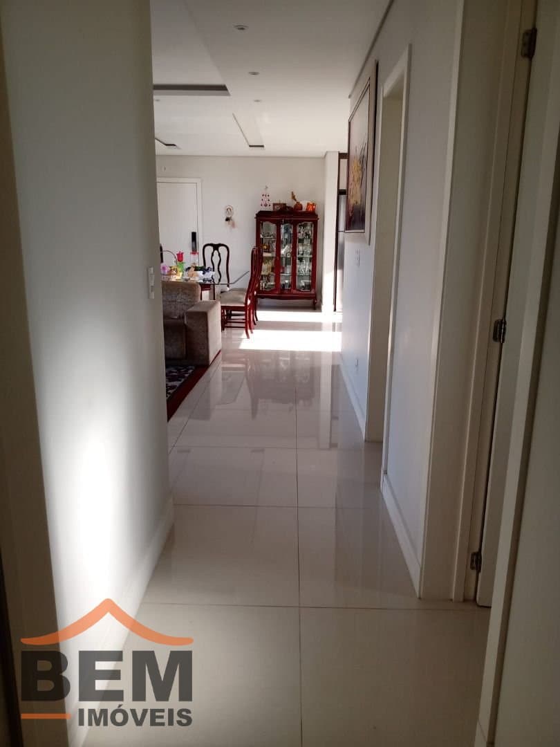 Apartamento para Venda com 3 quartos e 145m² no bairro Centro, em Itajaí