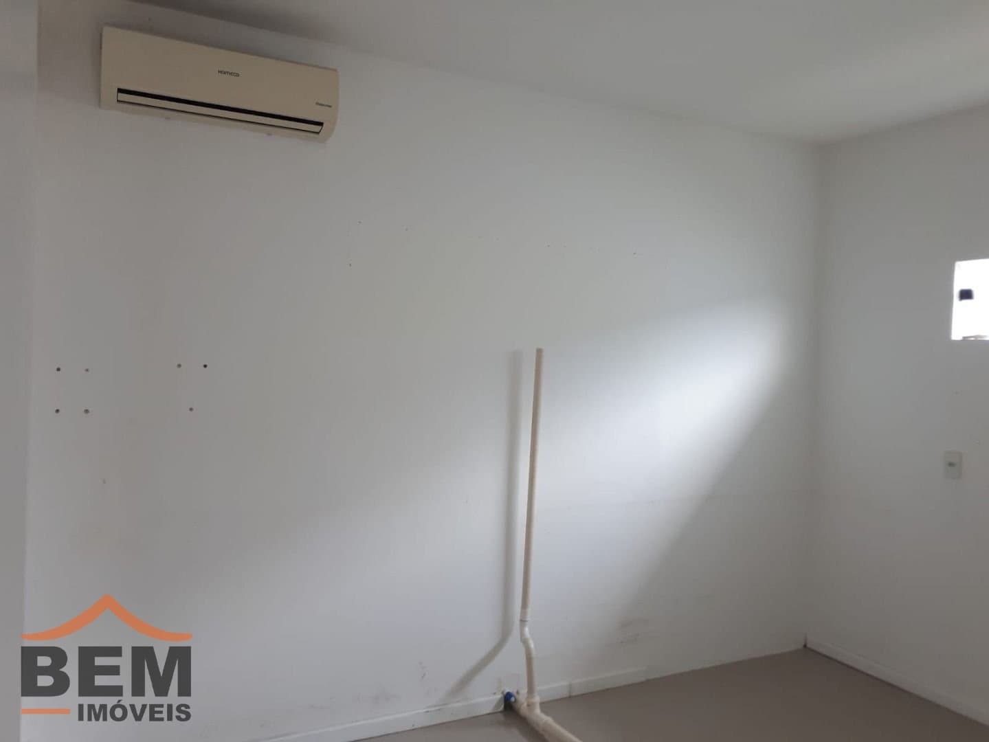 Salas/Conjuntos para Locação com 60m² no bairro Santa Regina, em Itajaí