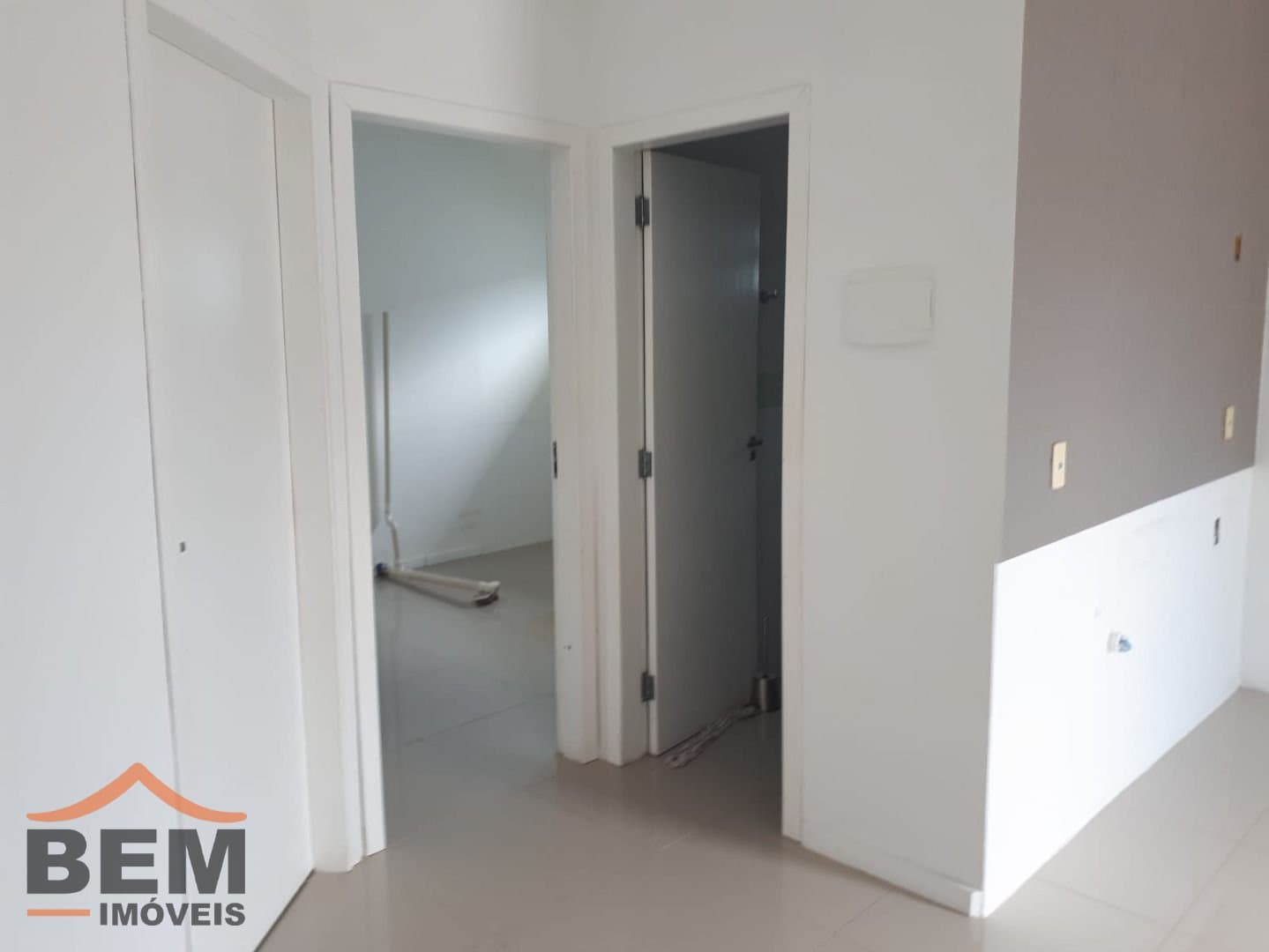 Salas/Conjuntos para Locação com 60m² no bairro Santa Regina, em Itajaí