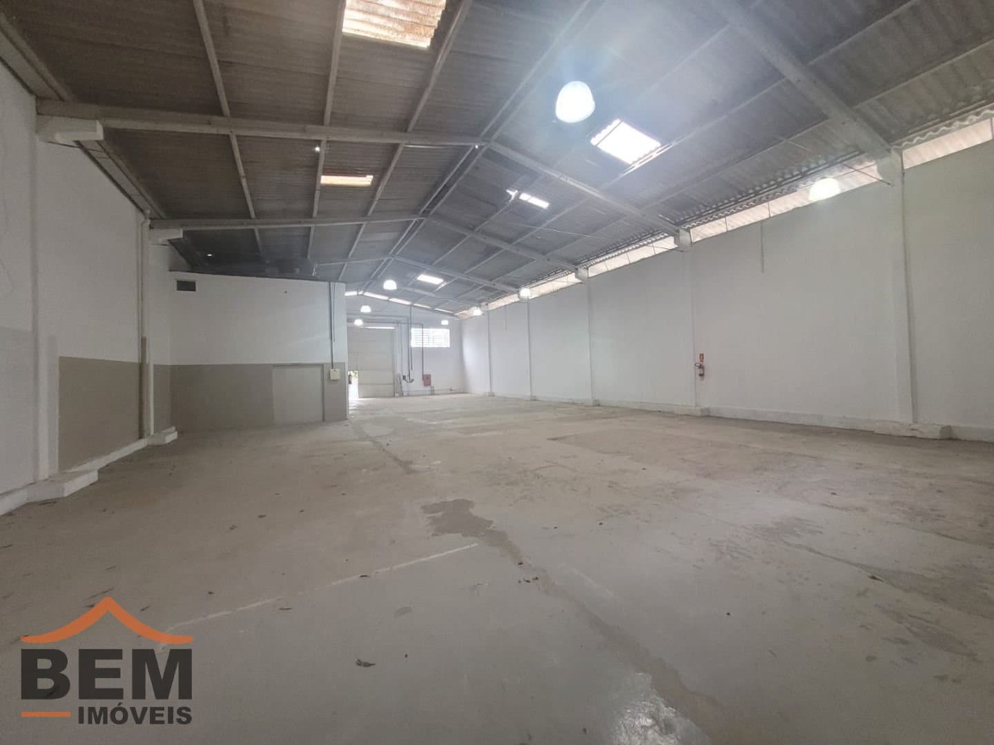 Galpão para Locação com 450m² no bairro Fazenda, em Itajaí