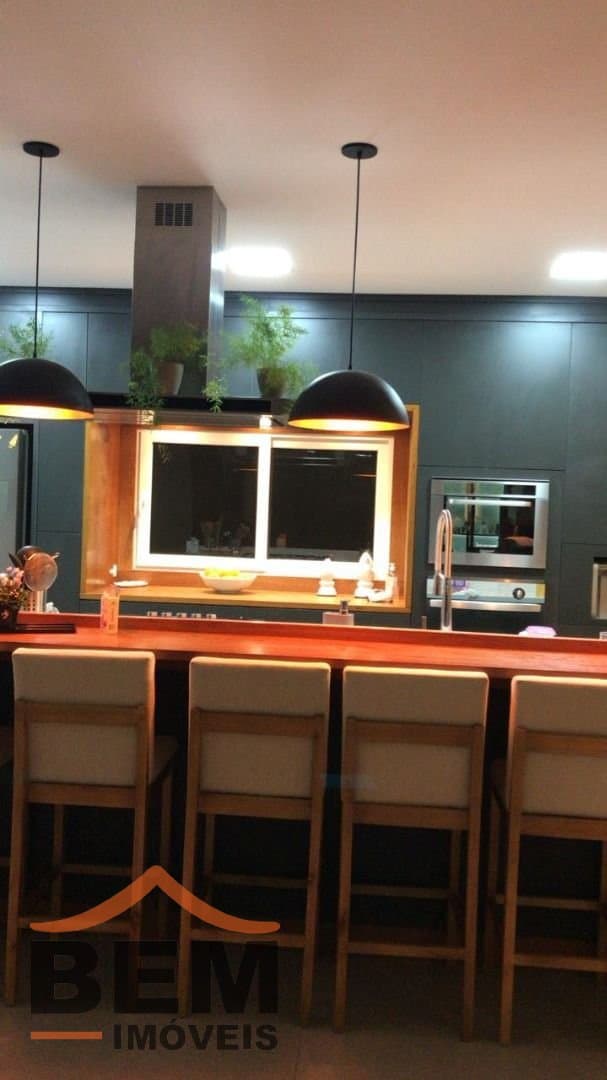 Casa para Venda com 3 quartos e 350m² no bairro São Judas, em Itajaí