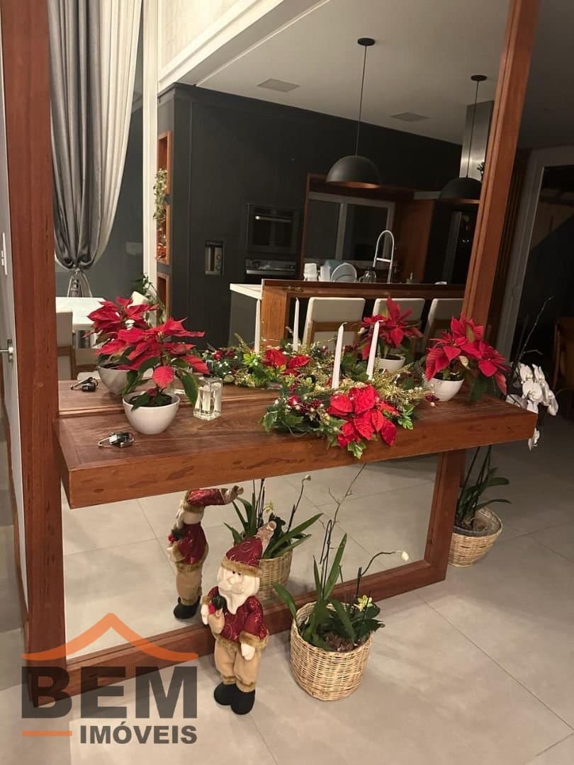 Casa para Venda com 3 quartos e 350m² no bairro São Judas, em Itajaí