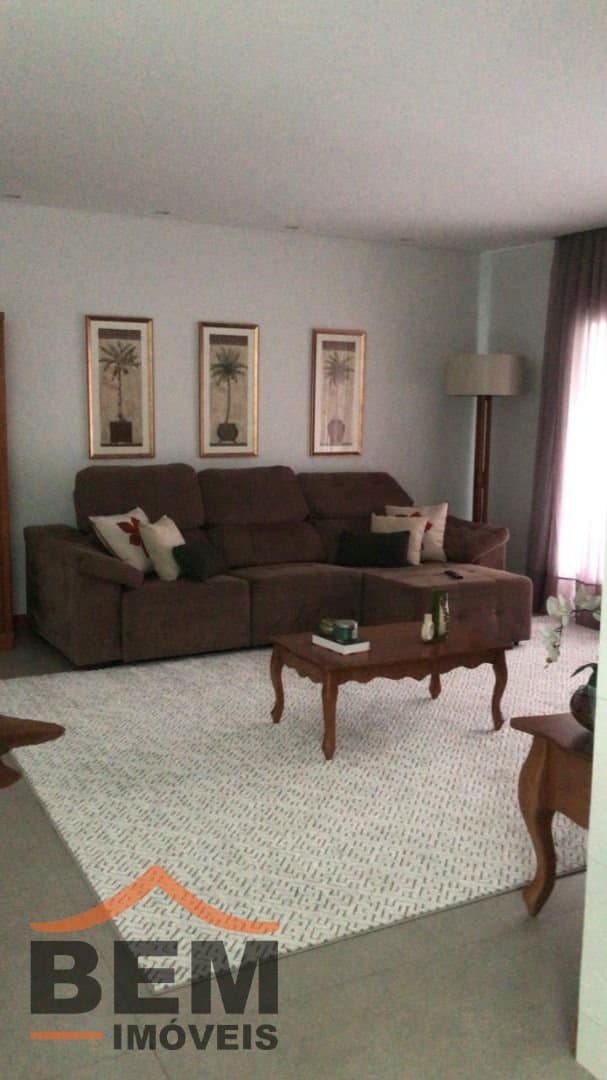 Casa para Venda com 3 quartos e 350m² no bairro São Judas, em Itajaí
