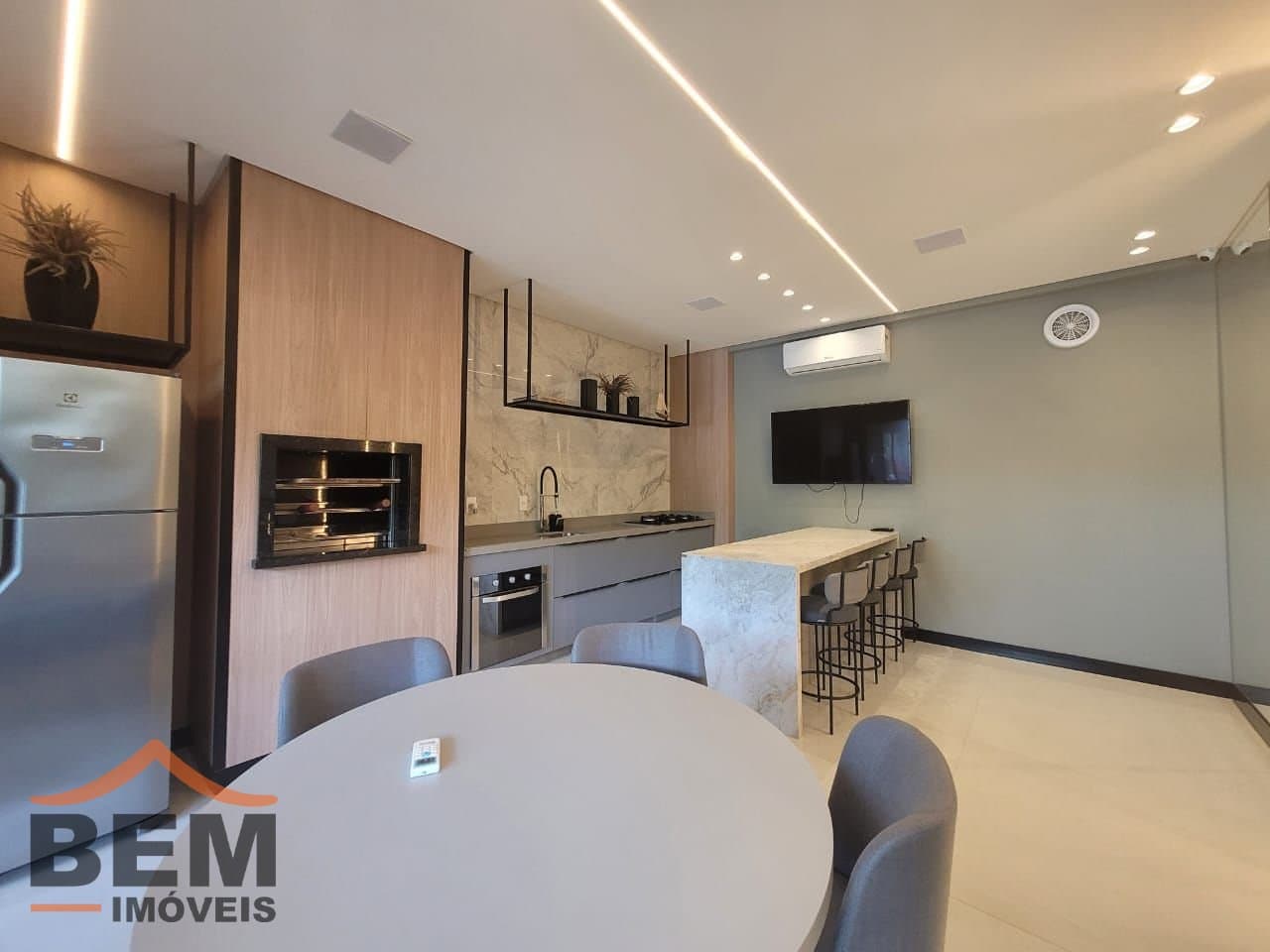 Apartamento para Locação com 2 quartos e 76m² no bairro Praia Brava, em Itajaí