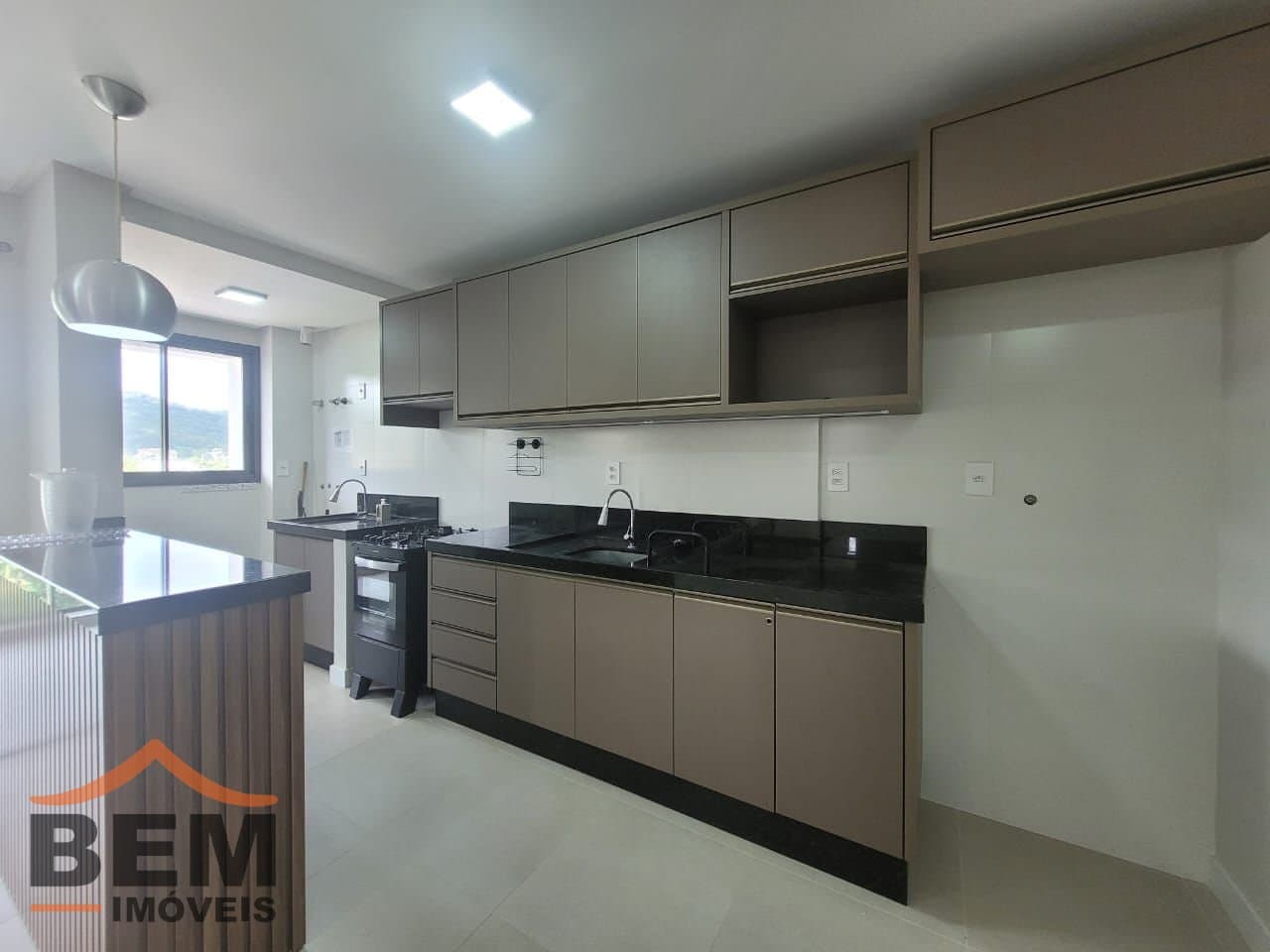 Apartamento para Locação com 2 quartos e 76m² no bairro Praia Brava, em Itajaí