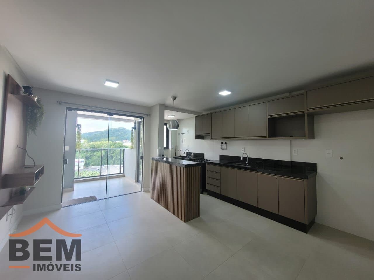 Apartamento para Locação com 2 quartos e 76m² no bairro Praia Brava, em Itajaí
