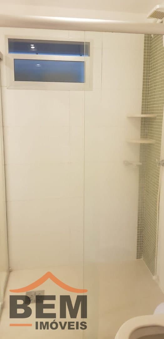 Apartamento para Locação com 3 quartos e 90m² no bairro Centro, em Balneário Camboriú: 07- BANHEIRO 01