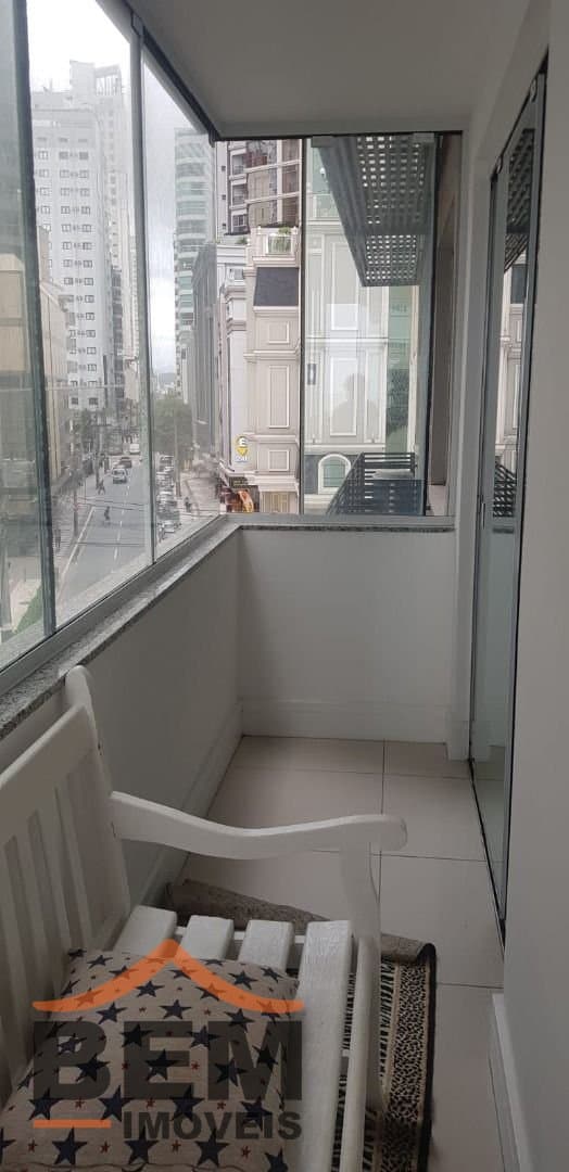 Apartamento para Locação com 3 quartos e 90m² no bairro Centro, em Balneário Camboriú: 15- SACADA