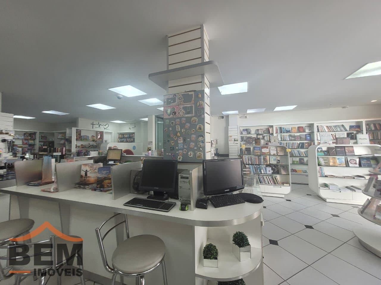 Salas/Conjuntos para Locação com 120m² no bairro Centro, em Itajaí