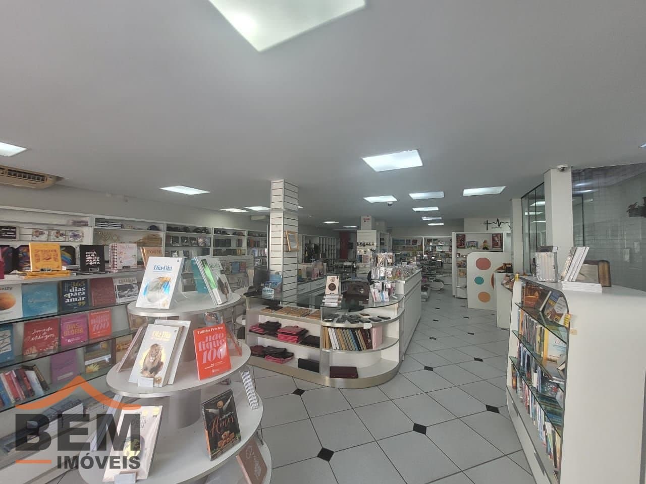 Salas/Conjuntos para Locação com 120m² no bairro Centro, em Itajaí