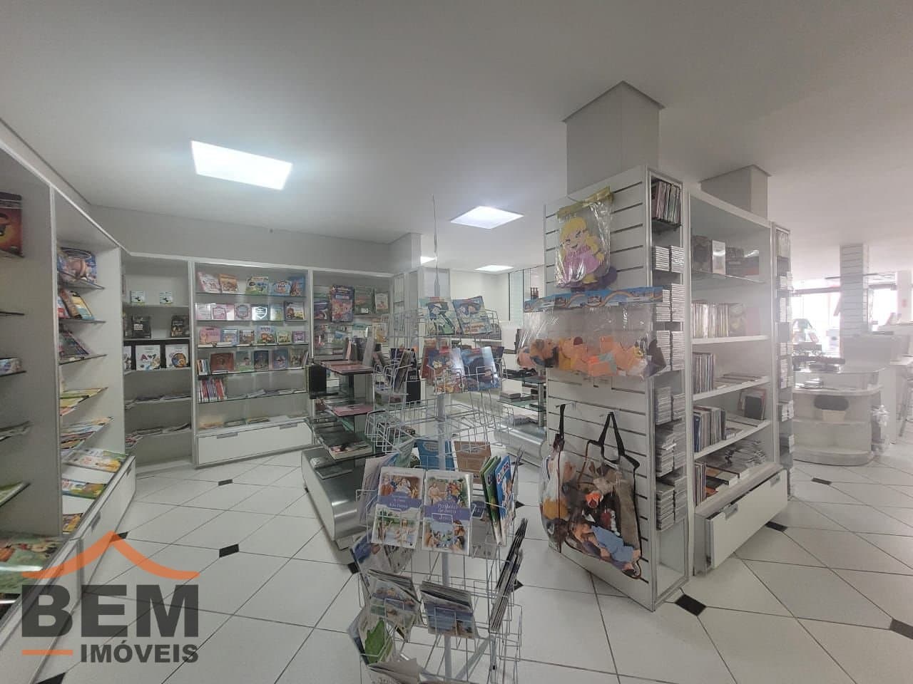 Salas/Conjuntos para Locação com 120m² no bairro Centro, em Itajaí
