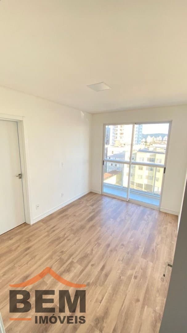 Apartamento para Locação com 2 quartos e 70m² no bairro São João, em Itajaí