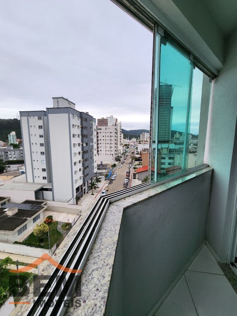 Apartamento para Venda com 3 quartos e 87m² no bairro Vila Operária, em Itajaí