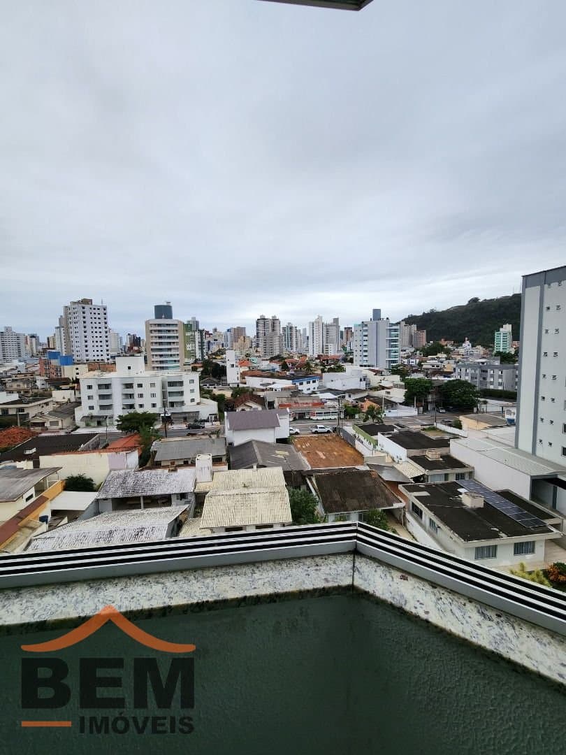 Apartamento para Venda com 3 quartos e 87m² no bairro Vila Operária, em Itajaí
