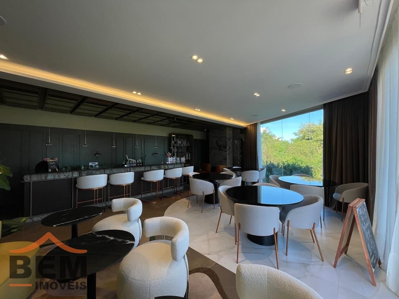 Apartamento para Locação com 2 quartos e 66m² no bairro São Vicente, em Itajaí