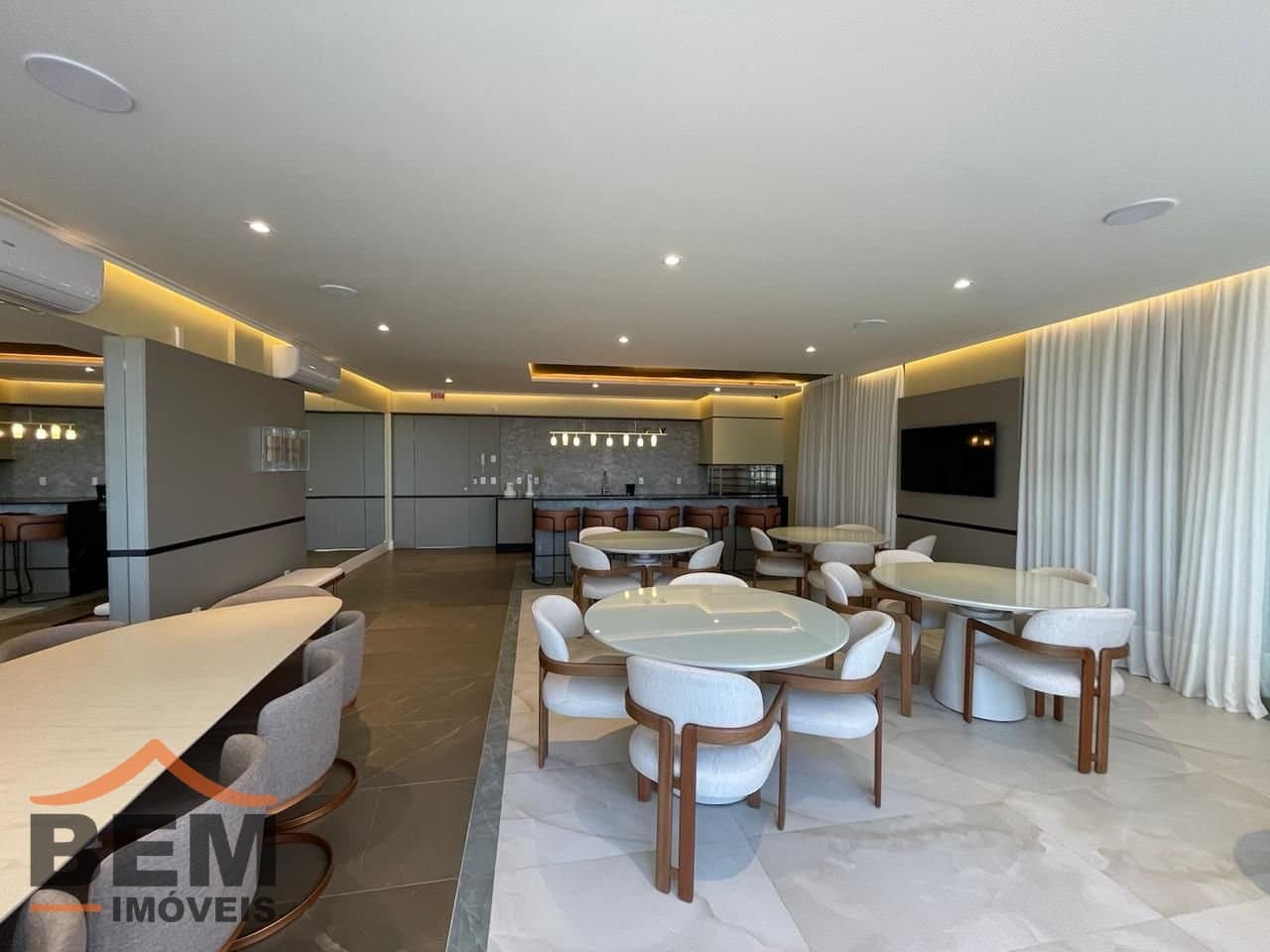 Apartamento para Locação com 2 quartos e 66m² no bairro São Vicente, em Itajaí