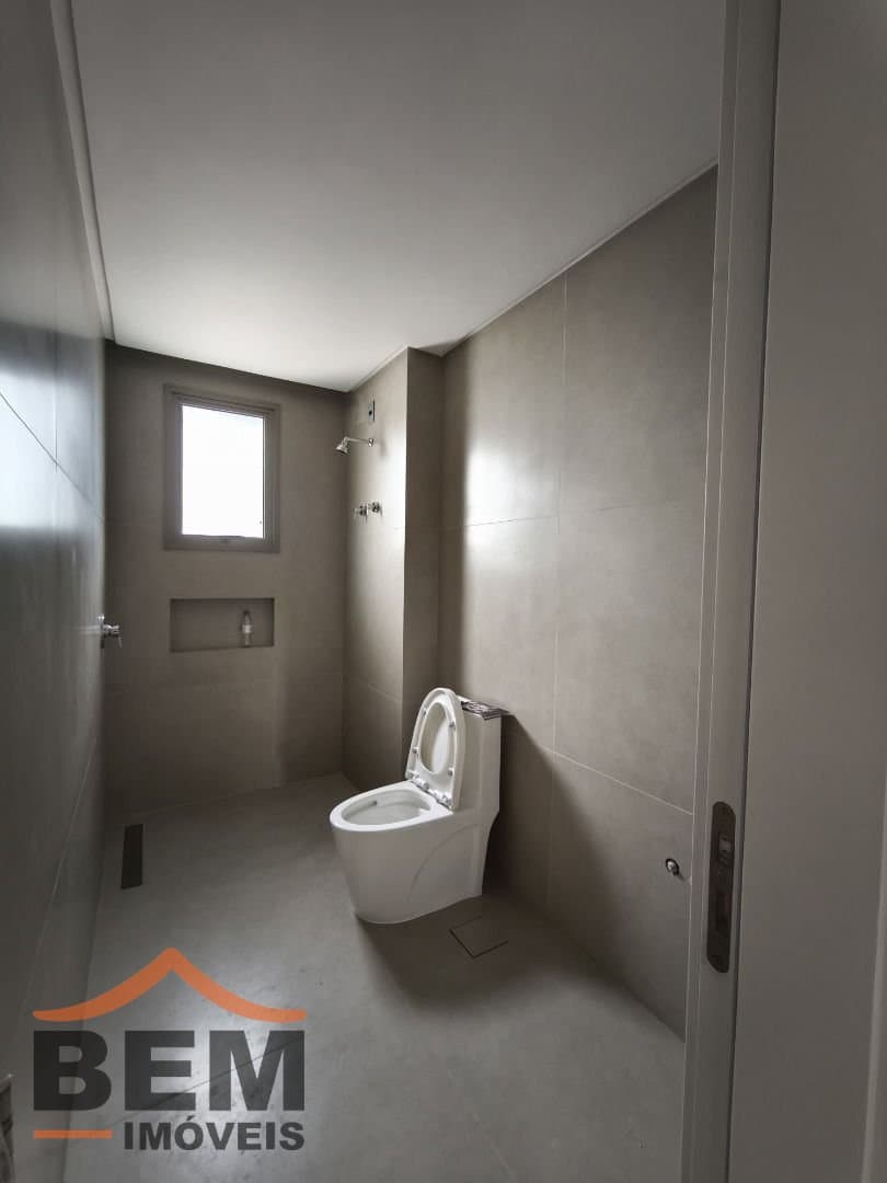 Apartamento para Venda com 3 quartos e 134m² no bairro Centro, em Itajaí