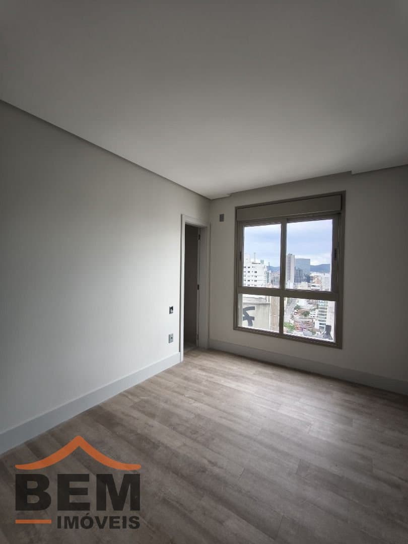 Apartamento para Venda com 3 quartos e 134m² no bairro Centro, em Itajaí