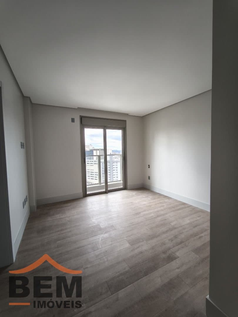 Apartamento para Venda com 3 quartos e 134m² no bairro Centro, em Itajaí