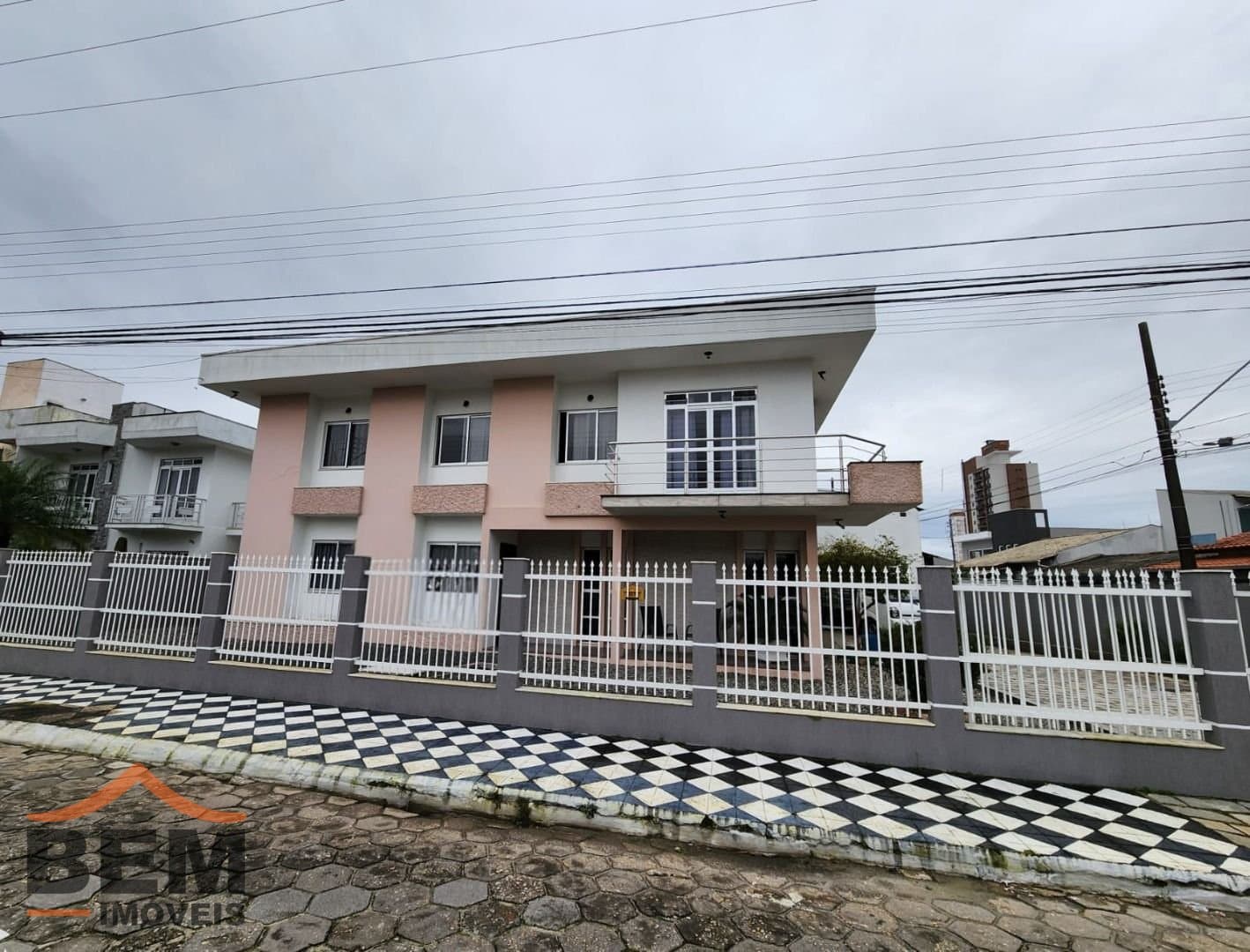 Casa para Venda com 6 quartos e 330m² no bairro São João, em Itajaí
