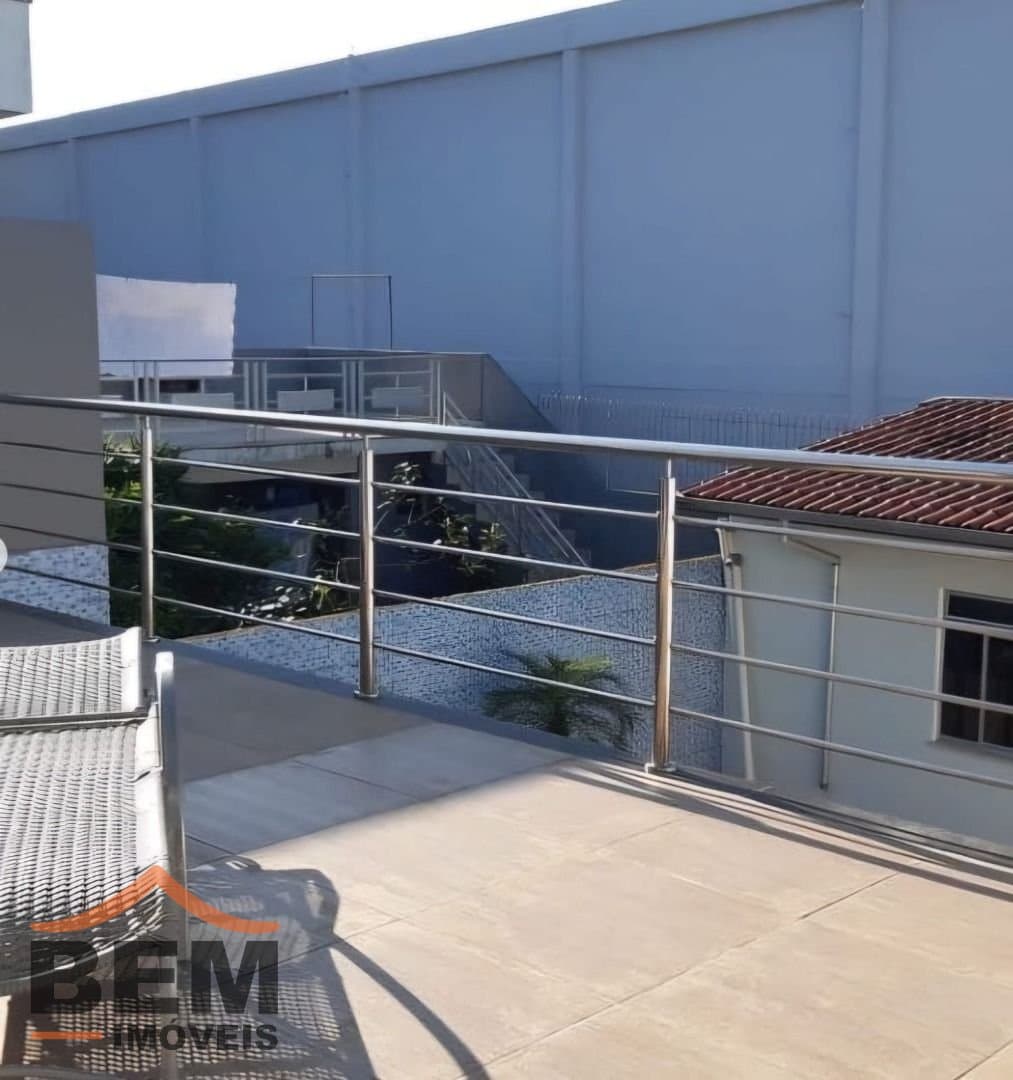 Casa para Venda com 6 quartos e 330m² no bairro São João, em Itajaí
