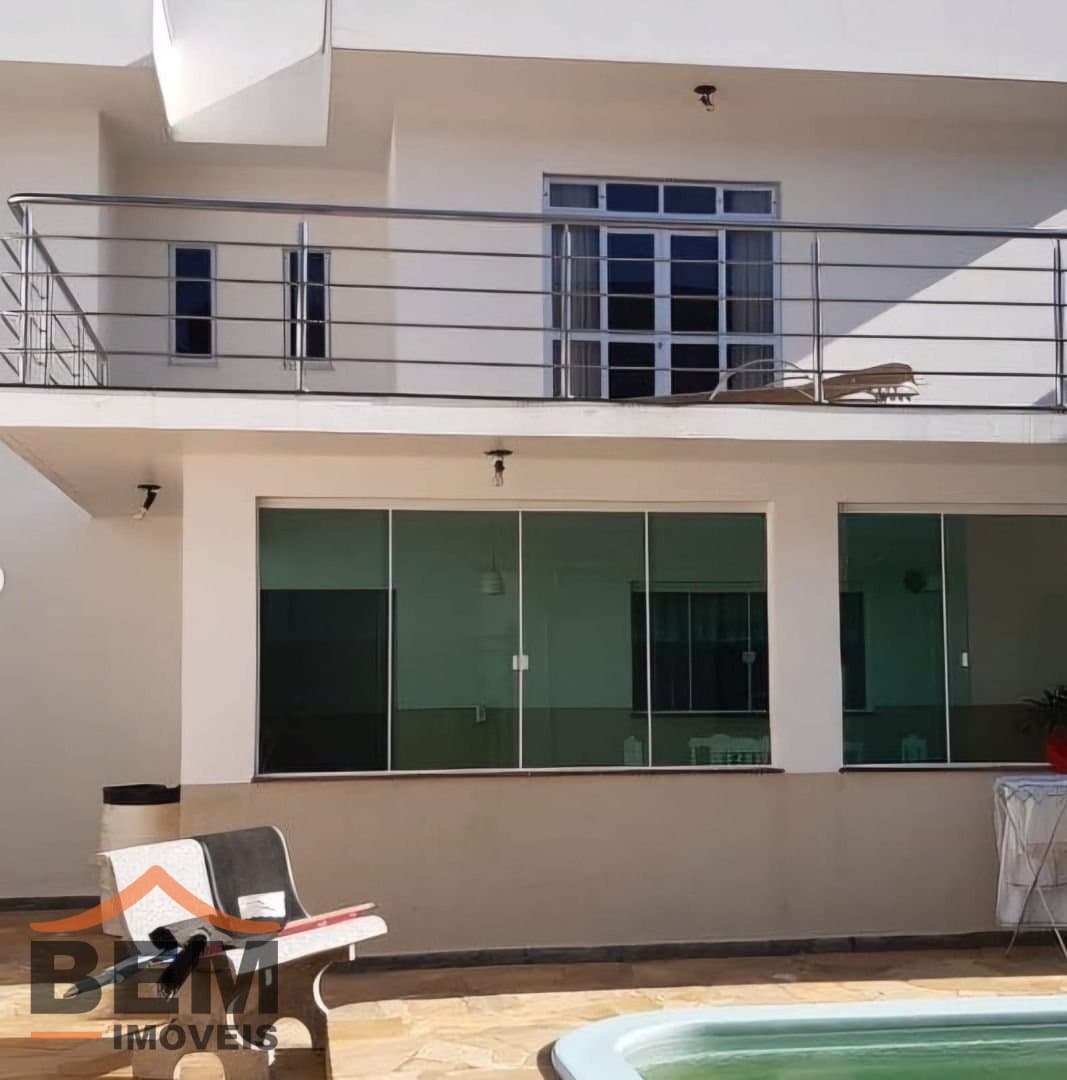 Casa para Venda com 6 quartos e 330m² no bairro São João, em Itajaí