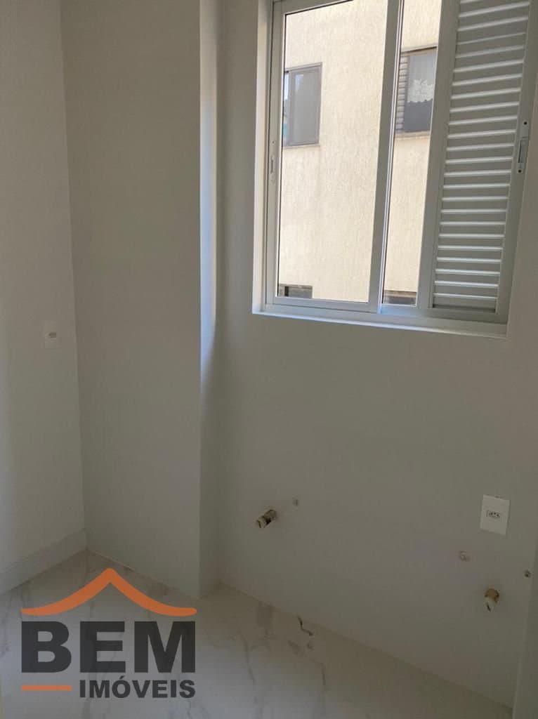 Apartamento para Venda com 3 quartos e 118m² no bairro Meia Praia, em Itapema
