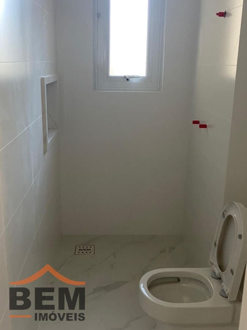 Apartamento para Venda com 3 quartos e 118m² no bairro Meia Praia, em Itapema