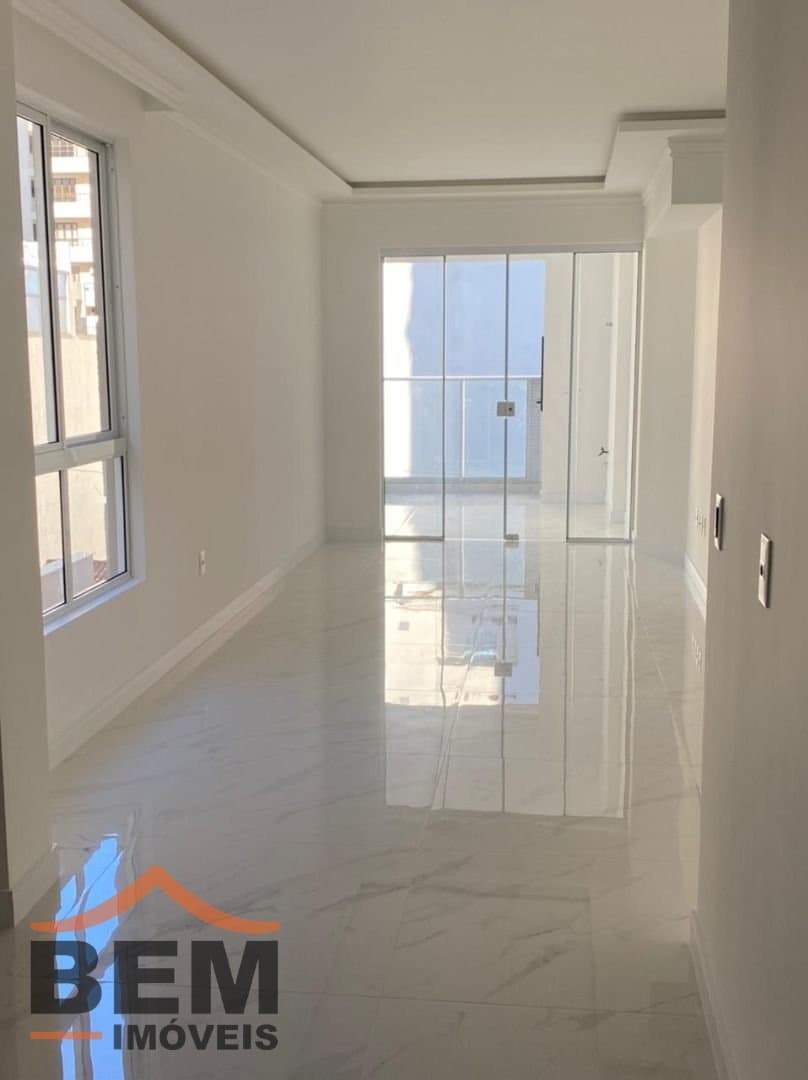 Apartamento para Venda com 3 quartos e 118m² no bairro Meia Praia, em Itapema