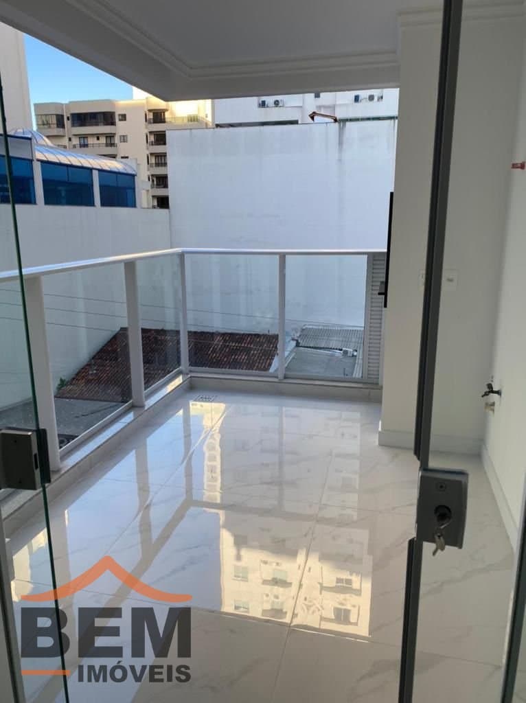 Apartamento para Venda com 3 quartos e 118m² no bairro Meia Praia, em Itapema
