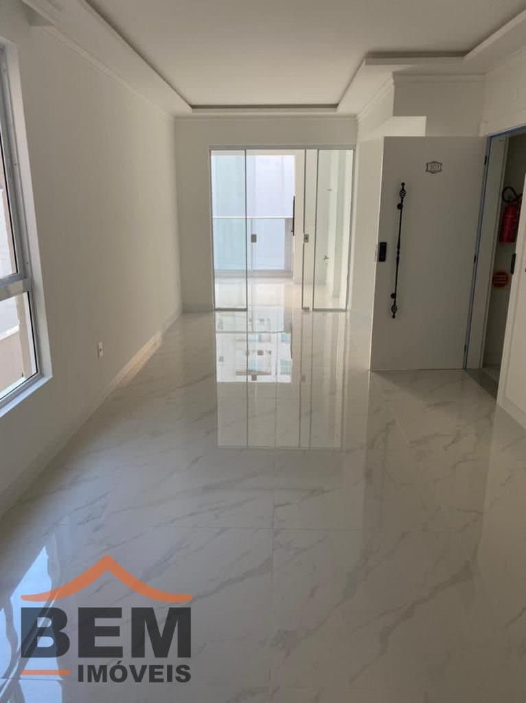 Apartamento para Venda com 3 quartos e 118m² no bairro Meia Praia, em Itapema