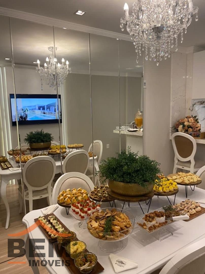 Apartamento para Venda com 3 quartos e 118m² no bairro Meia Praia, em Itapema