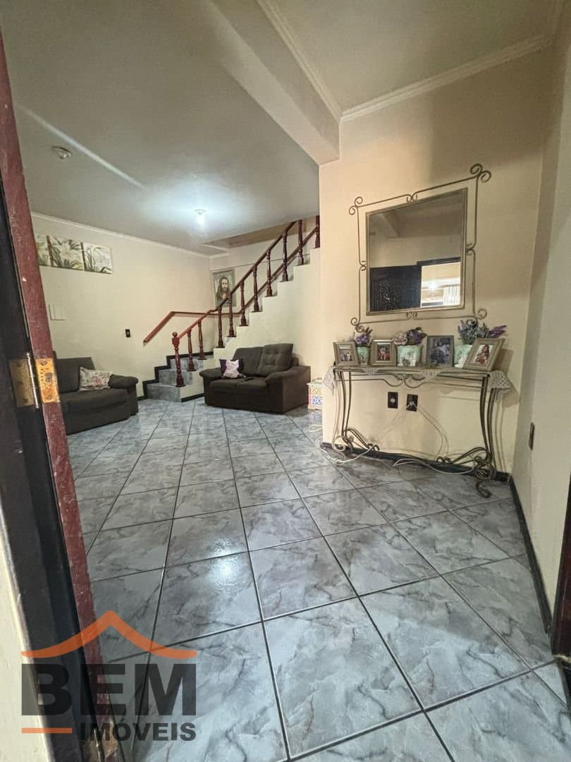 Casa para Venda com 4 quartos e 264m² no bairro São Vicente, em Itajaí