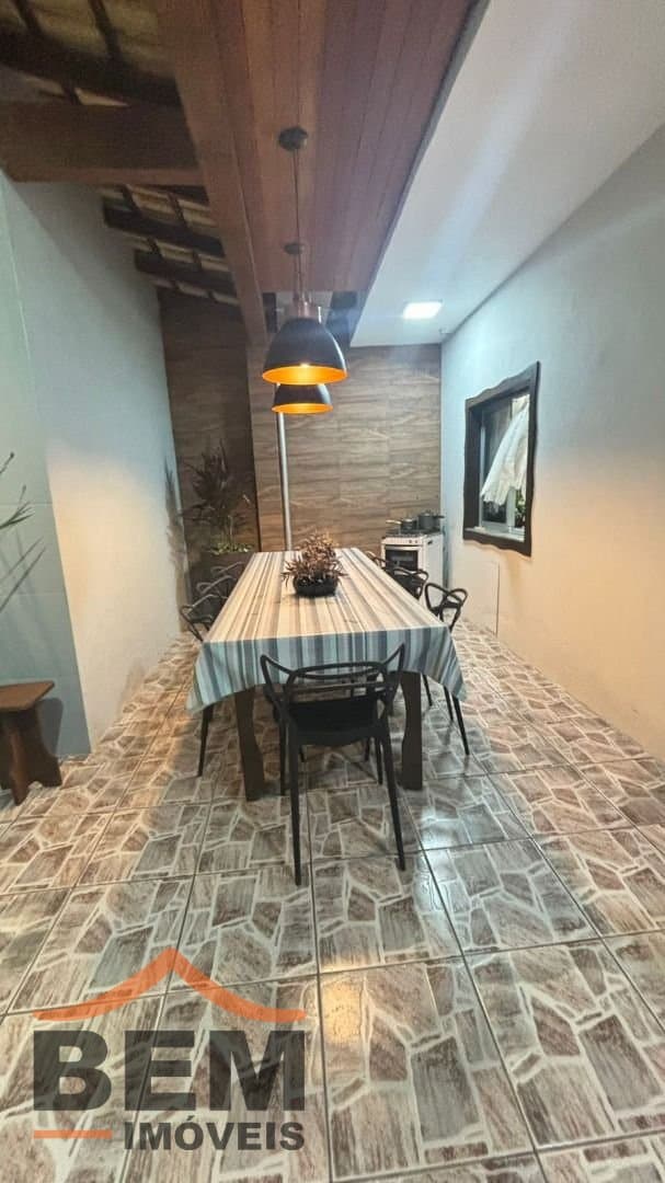 Casa para Venda com 3 quartos e 256m² no bairro São Vicente, em Itajaí