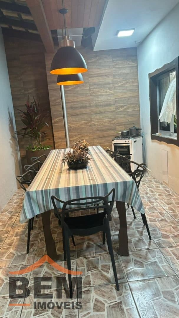 Casa para Venda com 3 quartos e 256m² no bairro São Vicente, em Itajaí