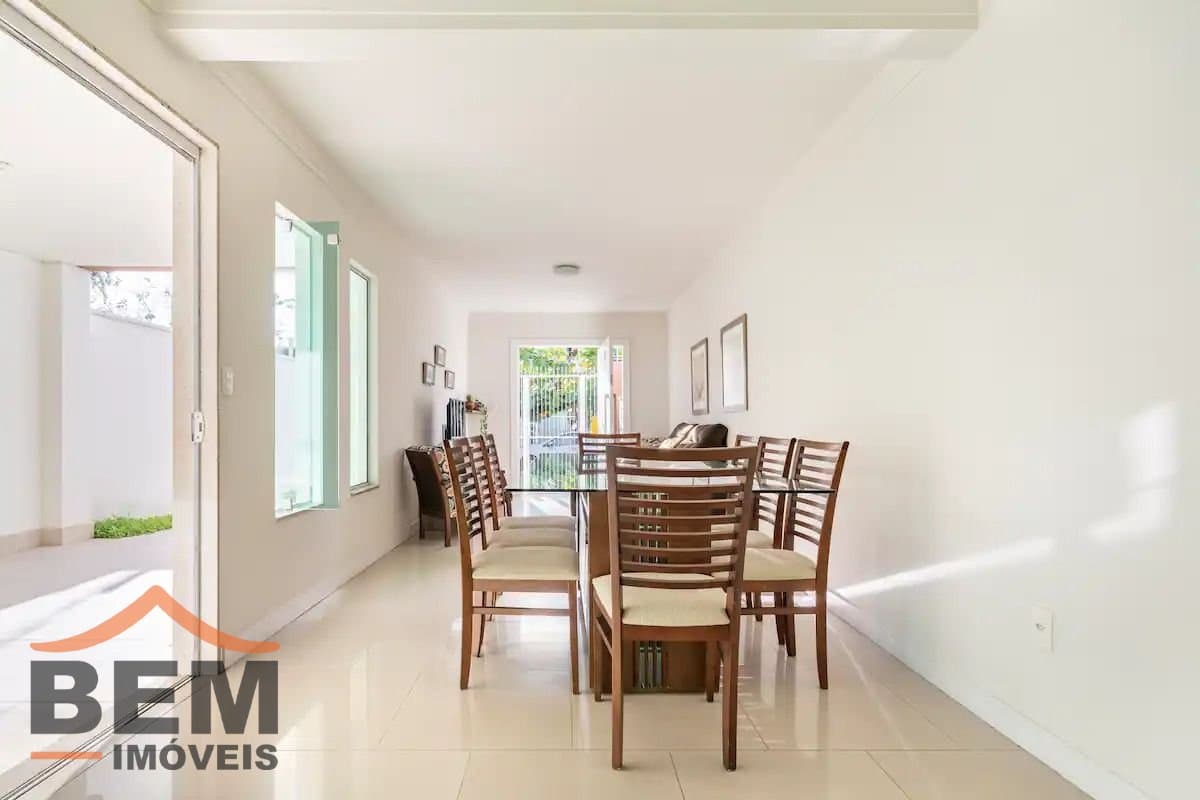Casa para Venda com 3 quartos e 136m² no bairro Centro, em Balneário Camboriú