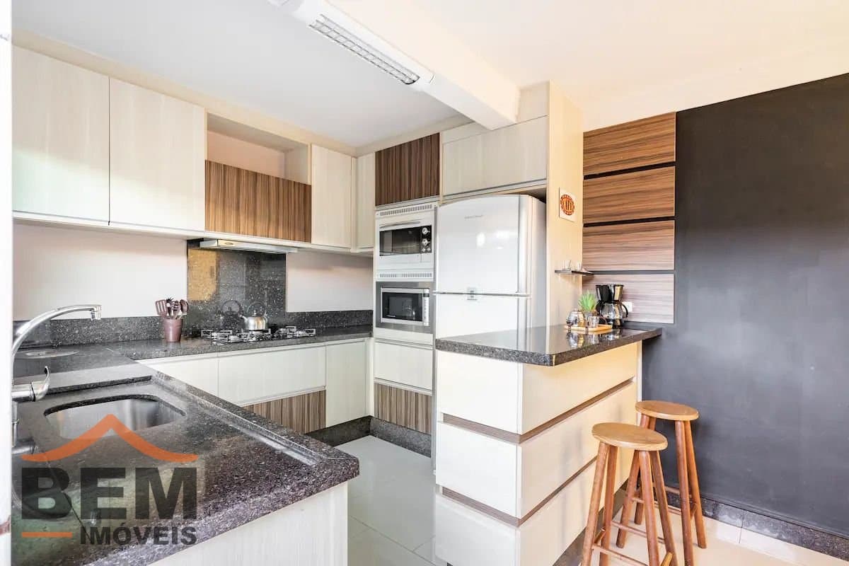 Casa para Venda com 3 quartos e 136m² no bairro Centro, em Balneário Camboriú