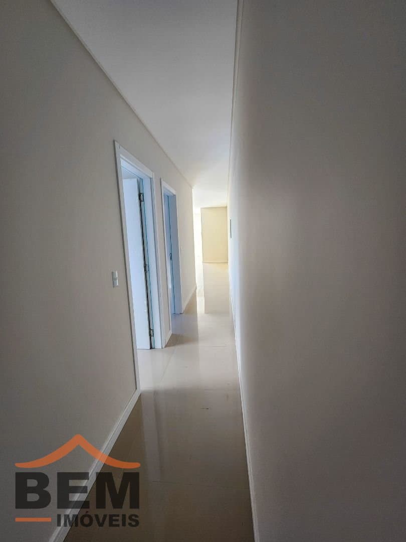Apartamento para Venda com 3 quartos e 102m² no bairro Cordeiros, em Itajaí