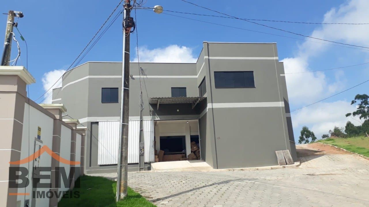 Galpão para Locação com 260m² no bairro Pocinho, em Ilhota: 1 - FACHADA