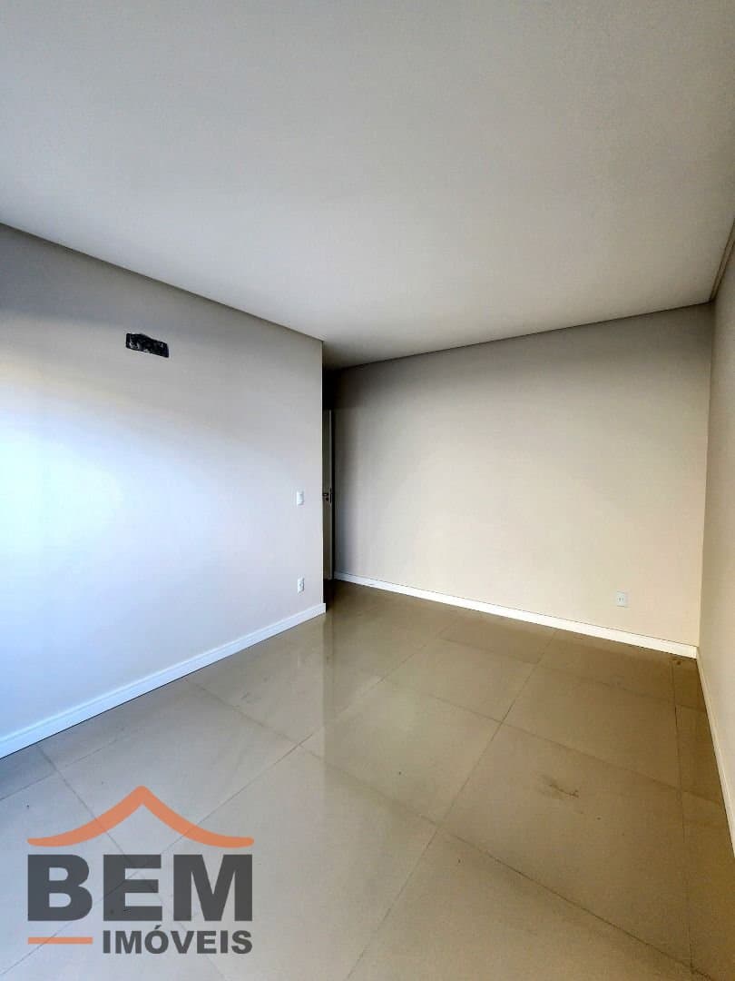 Apartamento para Venda com 3 quartos no bairro Cordeiros, em Itajaí