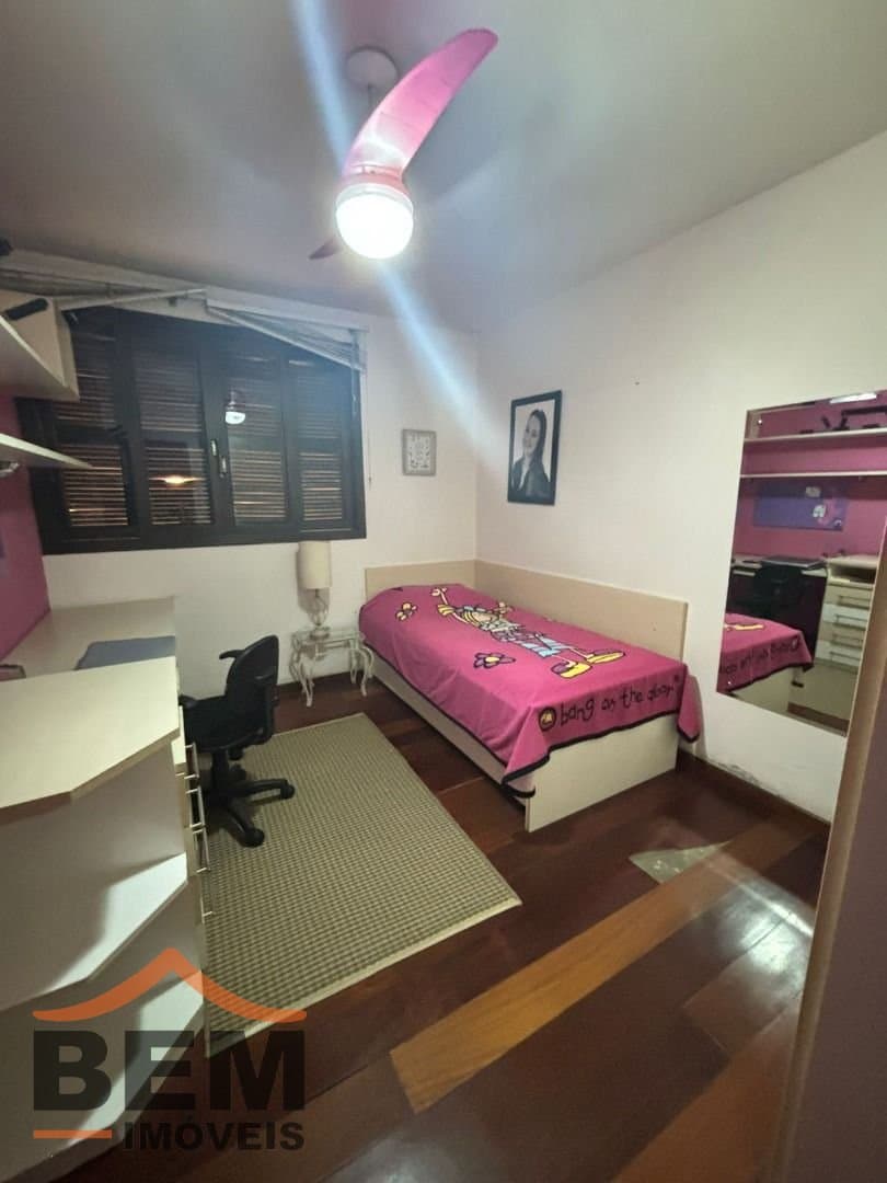 Casa para Venda com 3 quartos e 300m² no bairro Vila Operária, em Itajaí